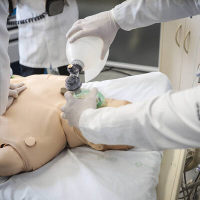 Grupo Afya lidera em número de faculdades de medicina com notas baixas no Enamed