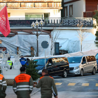 Incêndio em estação de esqui na Suíça mata dezenas e fere mais de cem