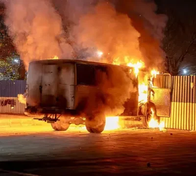 Irã enfrenta forte repressão em protestos intensos e bloqueio da internet