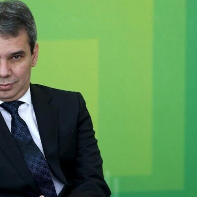 Lula escolhe advogado da Petrobras para Ministério da Justiça e Segurança