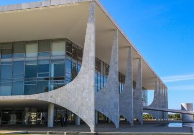 Lula sanciona orçamento de 2026 com vetos que somam R$ 400 milhões