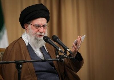 Líder do Irã exige punição severa a manifestantes e culpa EUA por repressão