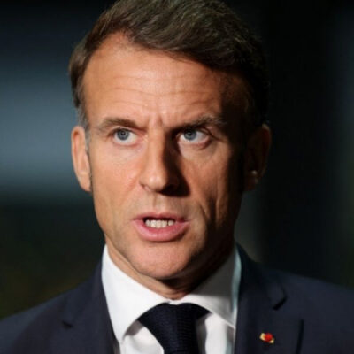 Macron reafirma apoio militar à Groenlândia após ameaças tarifárias de Trump