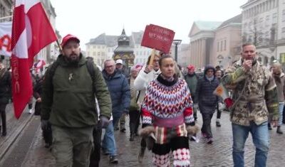 Manifestantes na Dinamarca e Groenlândia protestam contra ameaças de Trump