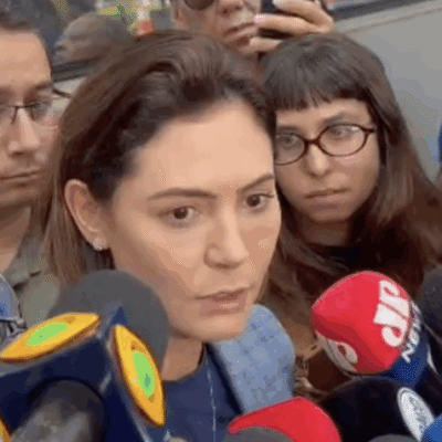 Michelle Bolsonaro relata sofrimento e queda do ex-presidente em hospital de Brasília