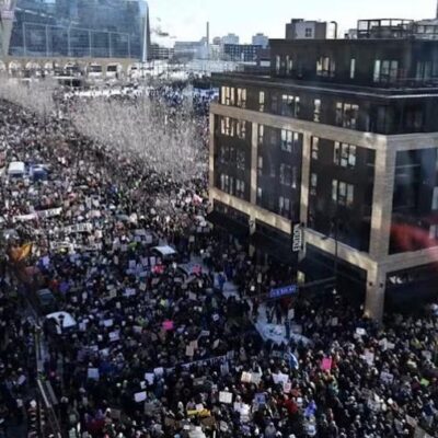 Minneapolis registra morte em tiroteio envolvendo agentes do ICE durante protestos