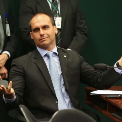PF determina retorno de Eduardo Bolsonaro ao cargo no Rio de Janeiro
