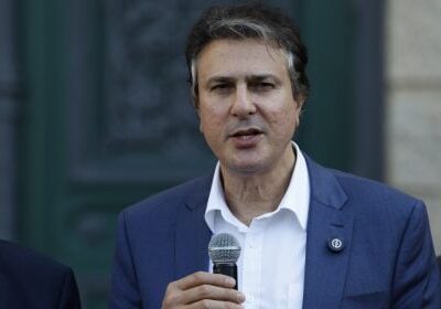 Piso dos professores terá reajuste real em 2026, anuncia Camilo Santana