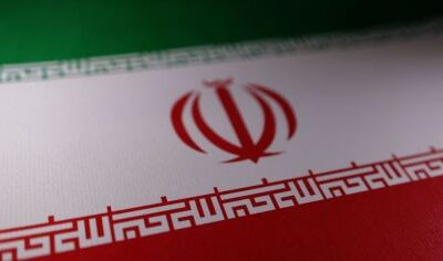 Protestos no Irã desafiam regime pelo 13º dia consecutivo com violência e bloqueios