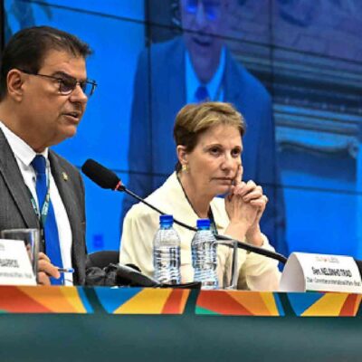 Senadores de MS assinam pedido de prisão domiciliar para Bolsonaro