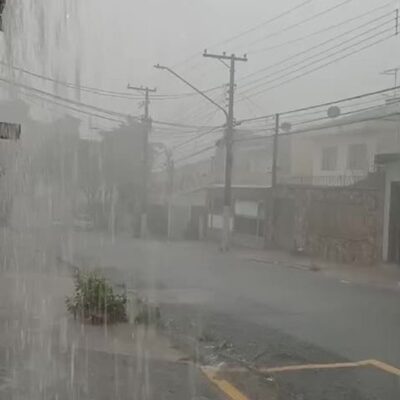 São Paulo entra em estado de atenção para alagamentos na tarde de sábado