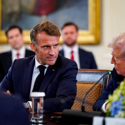 Trump anuncia tarifa de 200% sobre vinhos franceses para pressionar Macron a integrar Conselho da Paz