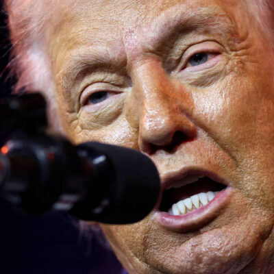 Trump assina ordem para proteger receitas de petróleo venezuelano contra apreensões nos EUA