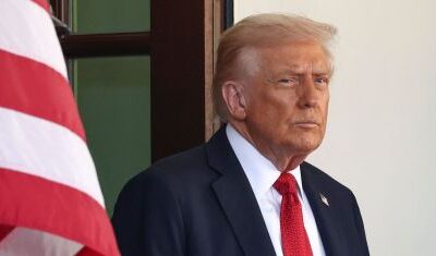 Trump avalia opções militares no Irã após protestos violentos