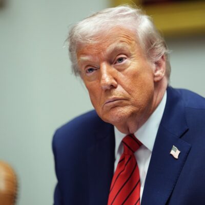 Trump avalia respostas ao Irã após 192 mortos em protestos