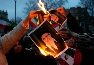 Trump considera intervenção no Irã em meio a protestos e pressão internacional