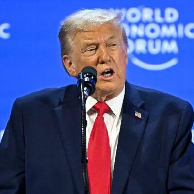 Trump convoca democratas a entregarem imigrantes para deportação imediata