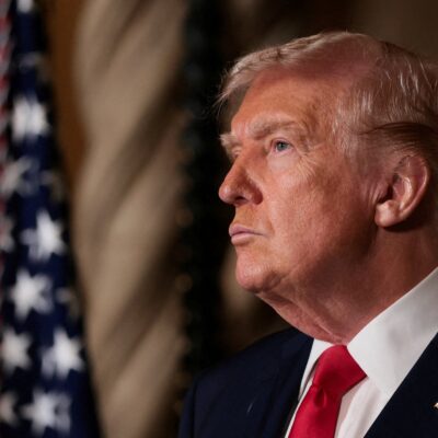 Trump diz que Irã busca liberdade e EUA estão prontos para ajudar