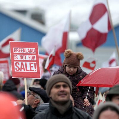 UE convoca reunião de emergência por tarifas dos EUA sobre países europeus