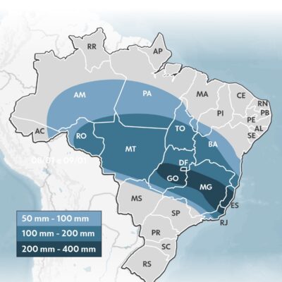 Vídeo mostra carro com casal sendo levado por enxurrada na Zona Sul de SP