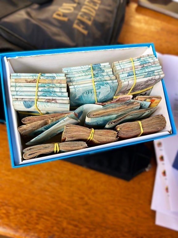 PF apreende R$ 219 mil em operação contra desvio na saúde do RN