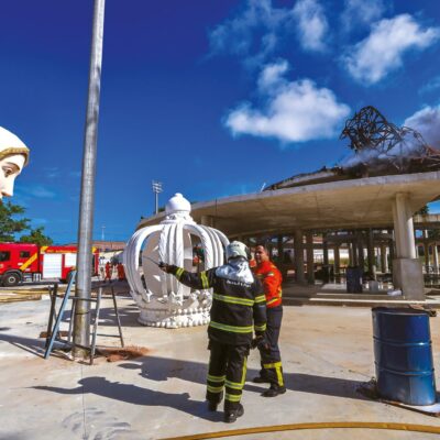 Incêndio destrói estátua de Nossa Senhora de Fátima em Natal; imagem será reconstruída