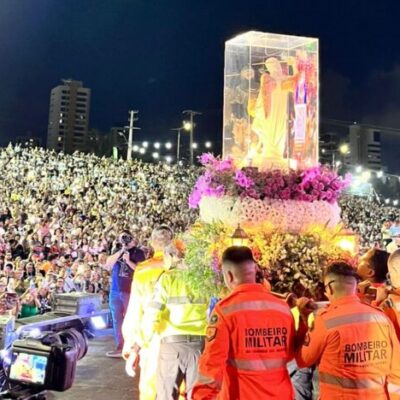 Vigília de São Miguel Arcanjo reúne 35 mil pessoas na UFRN