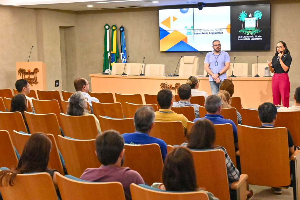 Capacitação reforça qualidade do atendimento nos programas sociais da ALRN