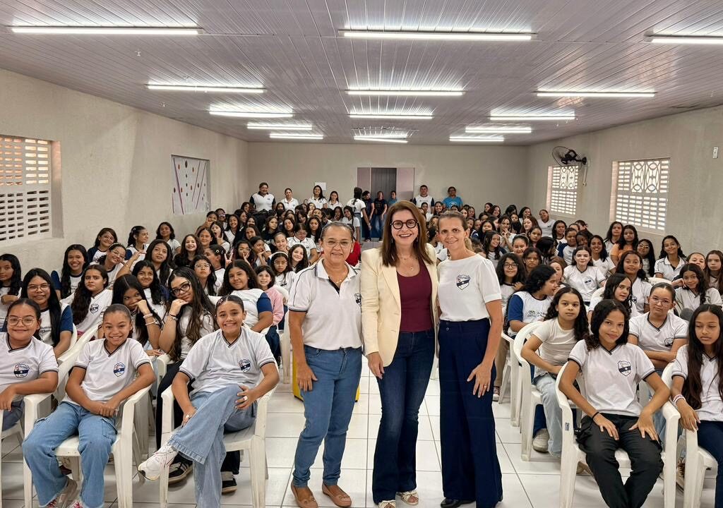 Milena Galvão destaca empoderamento feminino em encontro com estudantes da Escola de Nossa Senhora em Currais Novos
