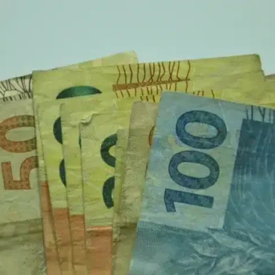 Disparidade Salarial entre Servidores Públicos e Alta Burocracia em Debate