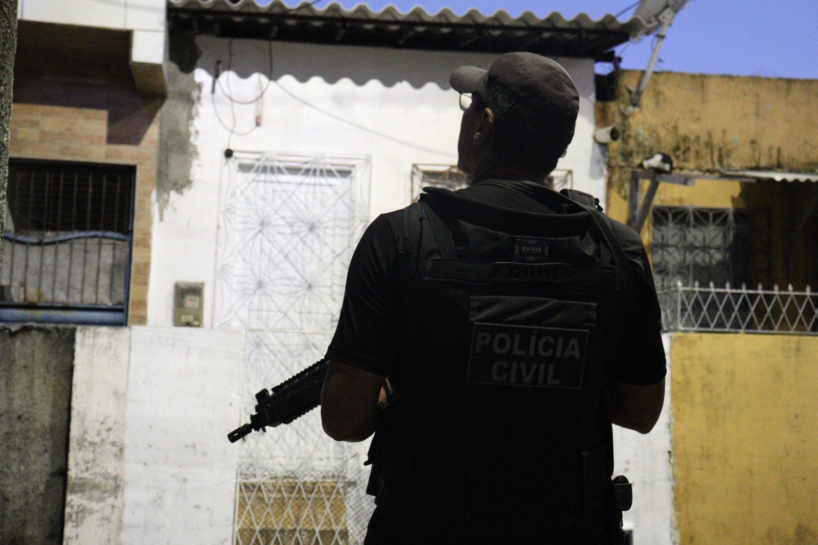 Homem é preso por homicídio após conflito por obra irregular em Caicó