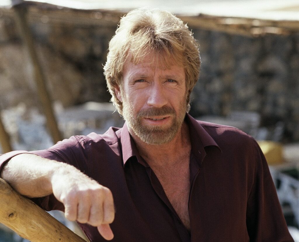 Morre Chuck Norris aos 86 anos no Havaí, anuncia família