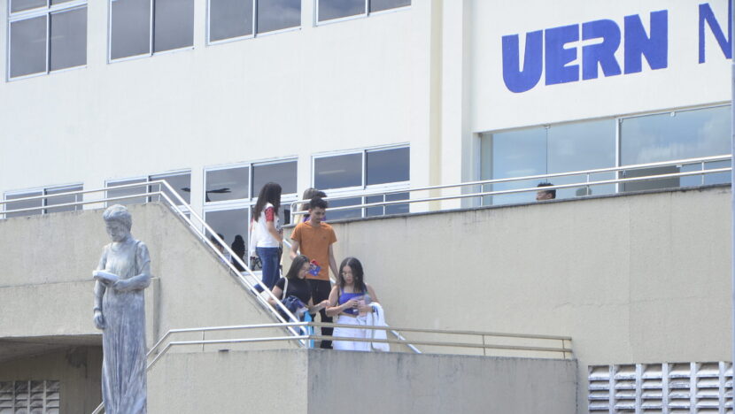 Uern oferece Curso de Letramento Digital gratuito para maiores de 40 anos