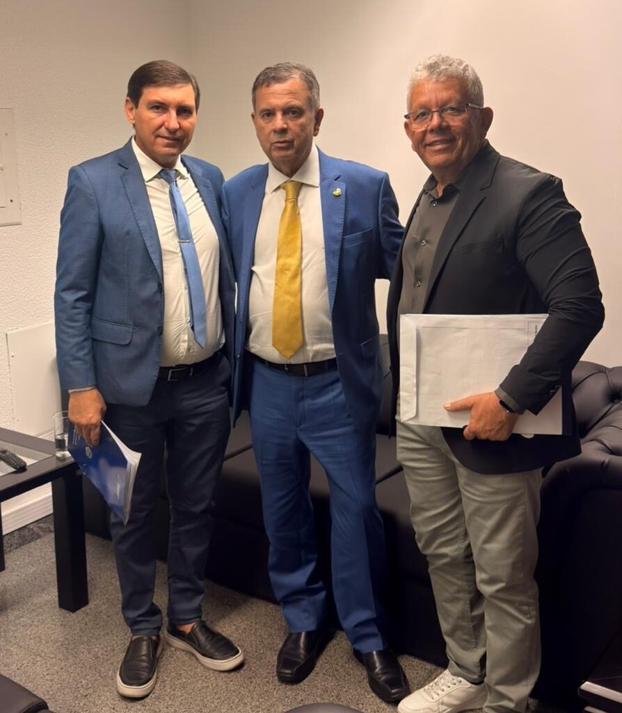 Vereadores G Charles e Ezequiel apresentam demandas da zona rural em reunião com senador Rogério Marinho