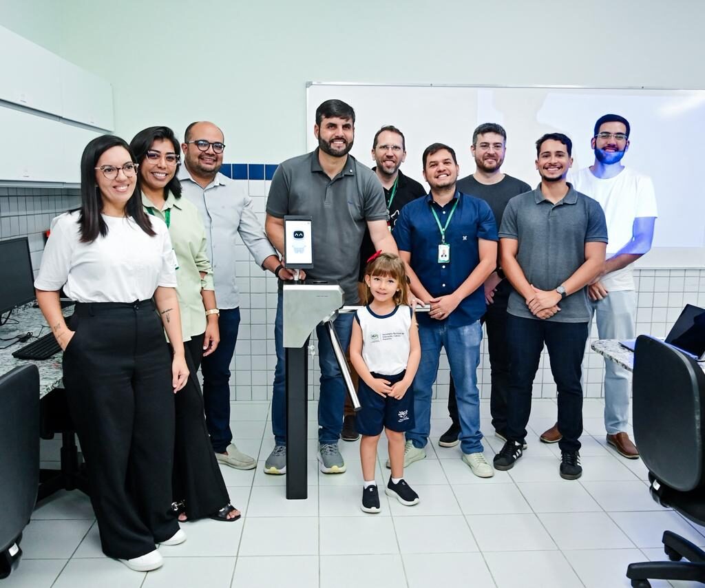 IFRN e Prefeitura de Currais Novos realizam primeira demonstração prática de sistema inovador de frequência escolar com reconhecimento facial