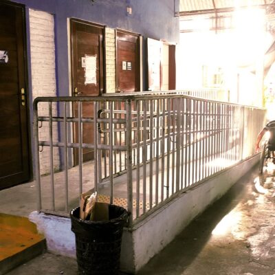 Banheiros do Camelódromo da Cidade Alta estão quebrados e sem acessibilidade