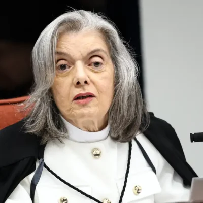 Cármen Lúcia vota pela condenação de Eduardo Bolsonaro por difamação