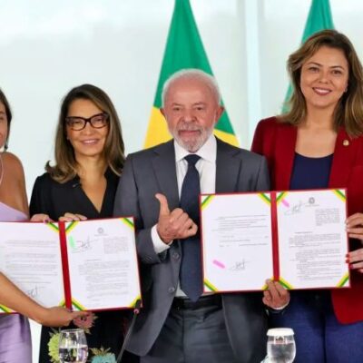 Lula sanciona leis para reforçar combate à violência contra mulher