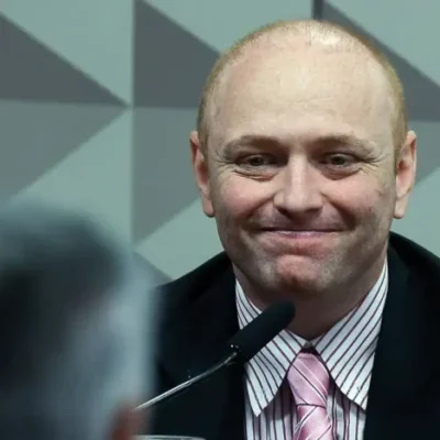 Ministro homologa redução de pena de hacker após aprovação no Enem