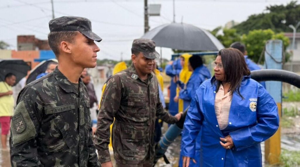 Prefeita de Parnamirim decreta emergência e pede apoio das Forças Armadas por chuvas