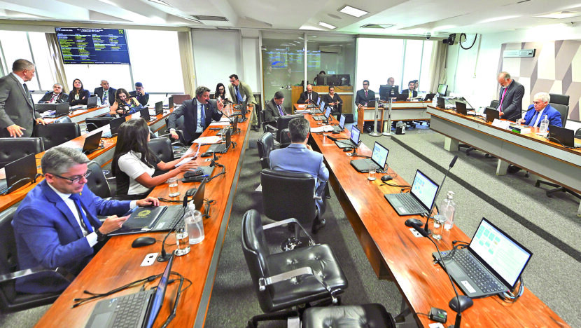 Senado aprova PEC que protege veículos de comunicação de calúnia