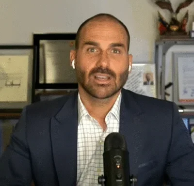 Eduardo Bolsonaro ironiza encontro de Lula com Trump e questiona soberania nacional