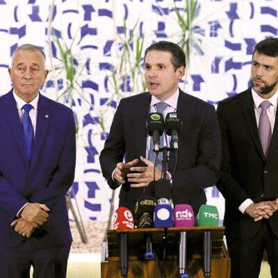 Hugo Motta busca votar fim da escala 6×1 na Câmara na próxima semana