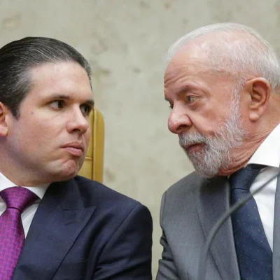 Lula e Hugo Motta discutem fim da jornada 6×1 em reunião decisiva