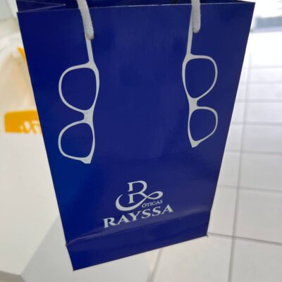 Piscou, ficou pronto: seus óculos em até 30 minutos na Óticas Rayssa