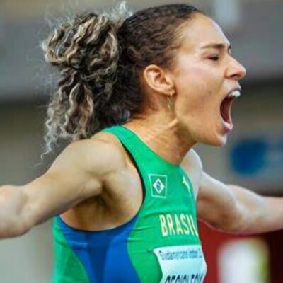 Regiclécia Silva conquista ouro no salto triplo na Lituânia