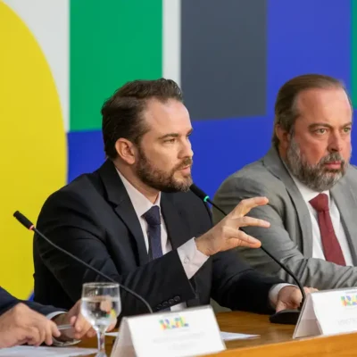 ‘Taxa das blusinhas’ permanece zerada até fim do governo, diz Durigan
