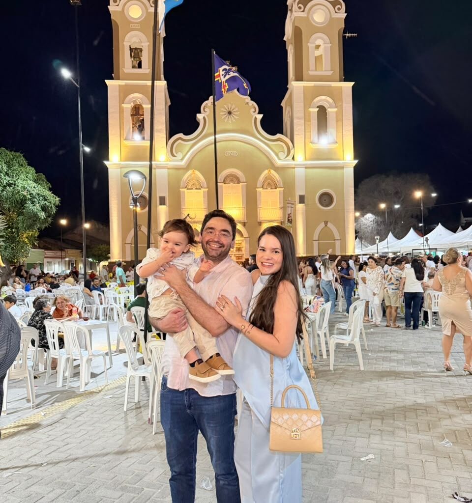 Deputado Adjuto Dias e família prestigiam jantar de Sant’ana