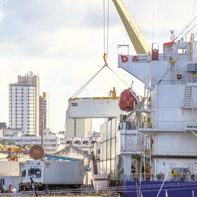 Nova tarifa dos EUA de 37,5% afetará quase 4 mil produtos brasileiros