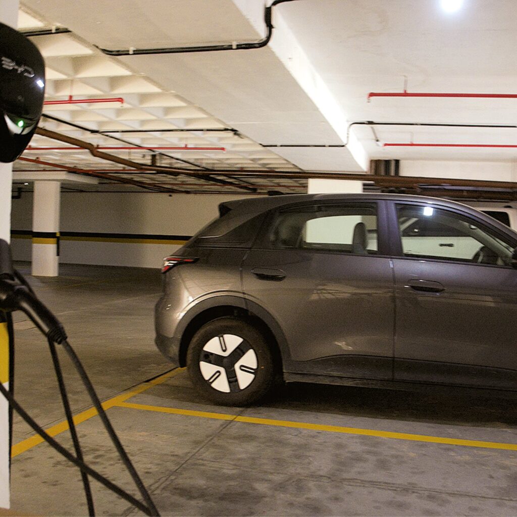 RN autoriza instalação de carregadores para carros elétricos em condomínios